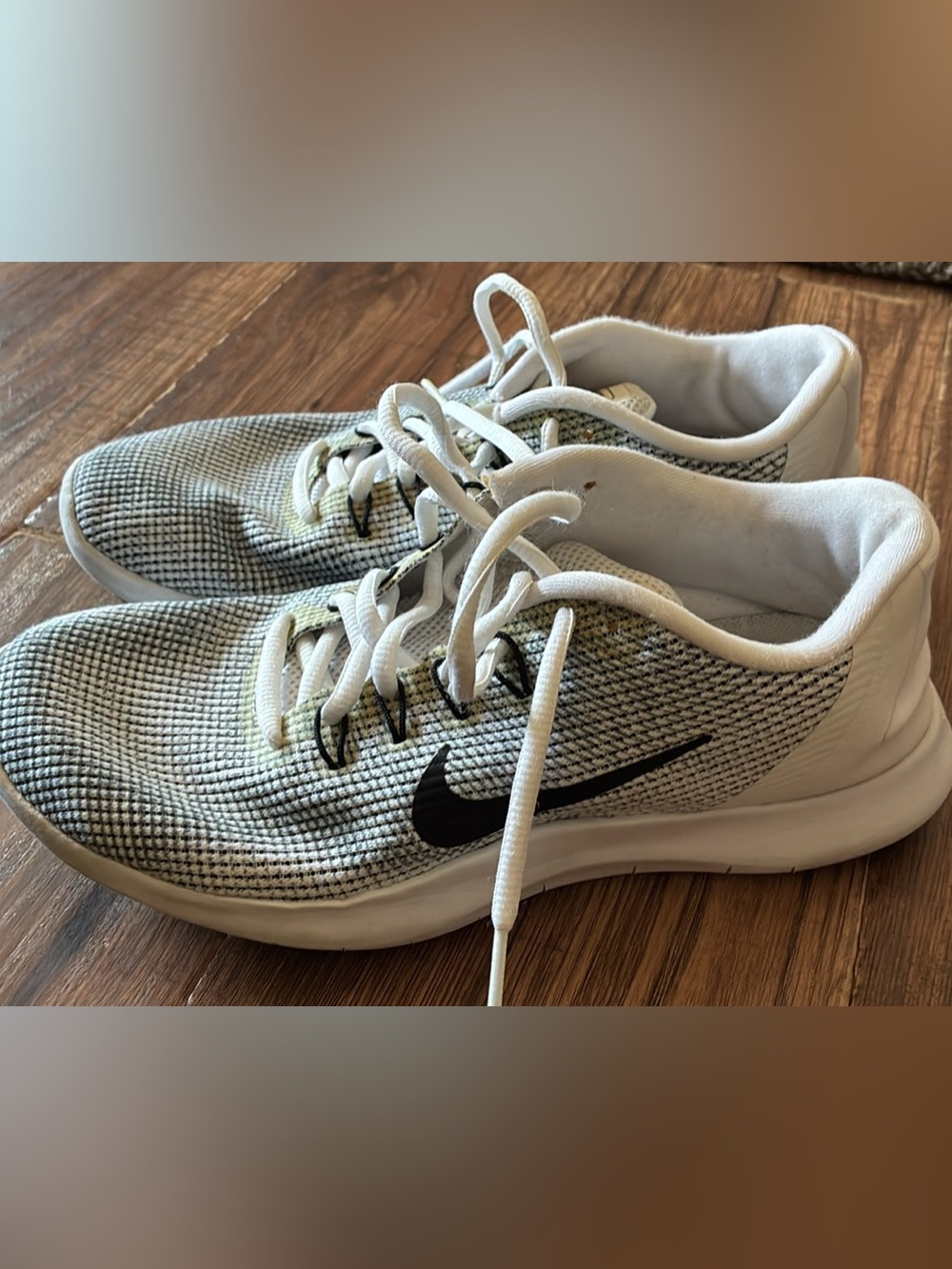 Nike White and Black Women's Lightweight Knit Training Shoes